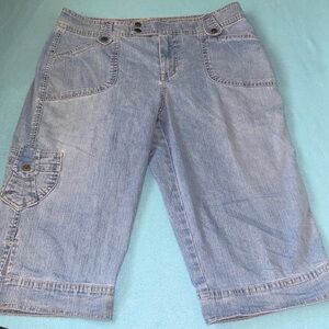 GLORIA VANDERBILT denim blue peddle pushers cargo style snap pockets size 12